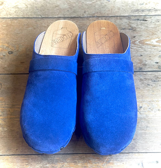 SUEDE CLOGS BY ANTIDOTI